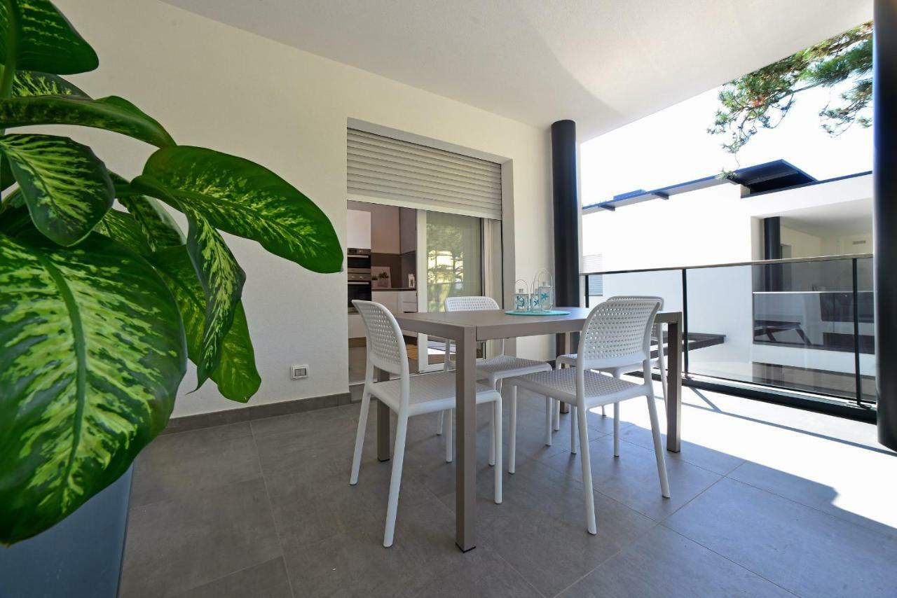 Residence Due Perle Lignano Sabbiadoro Buitenkant foto